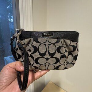 Coach Signature C Black & Gray Wristlet | Classic Style 🖤